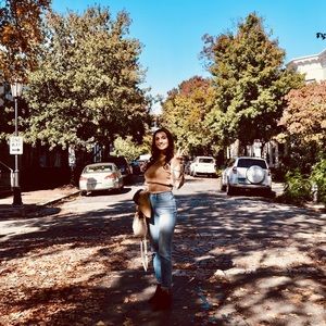 Meet your Posher, Lauren